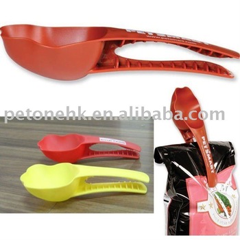 Plastic Pet Food Clip Scoop